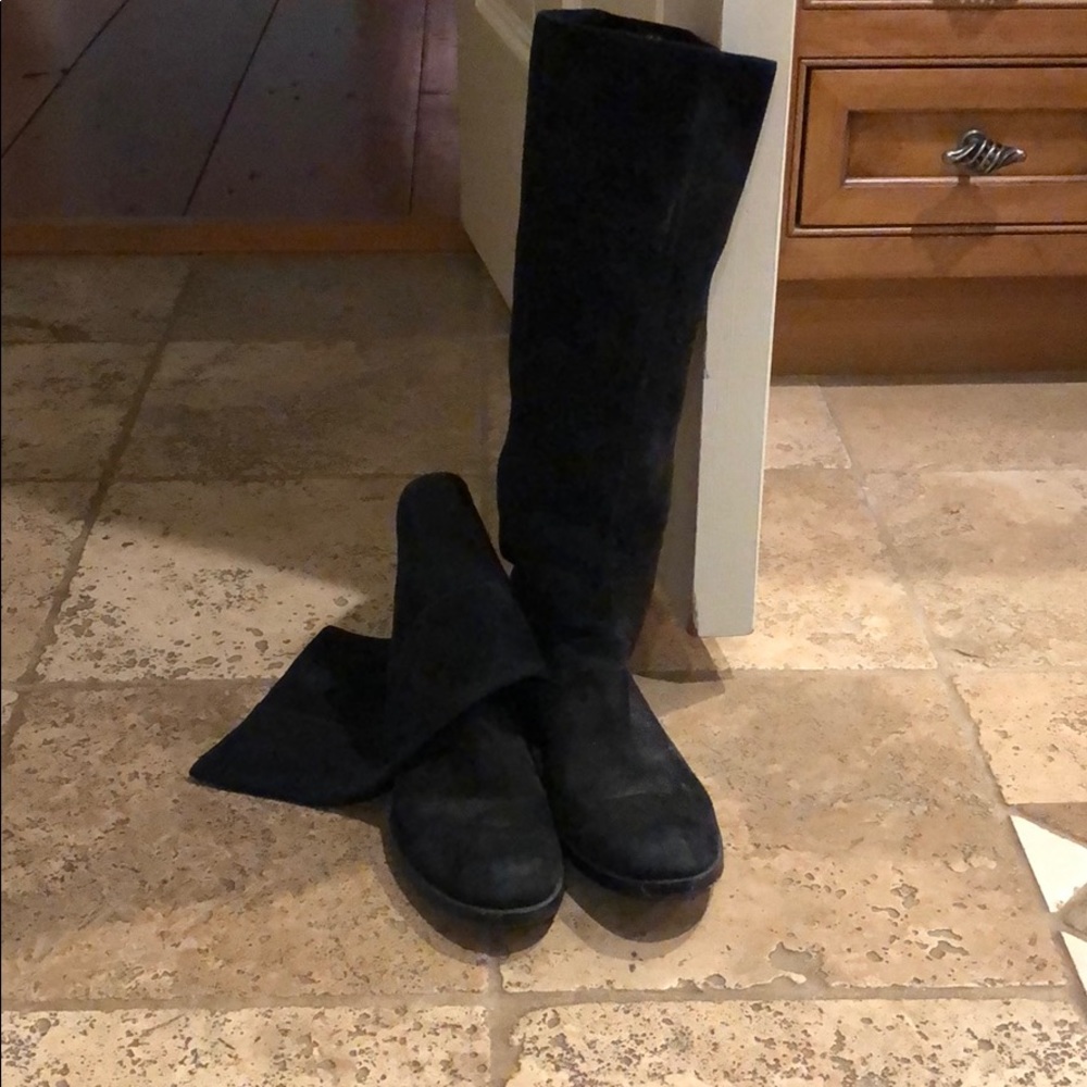 Suede black boots